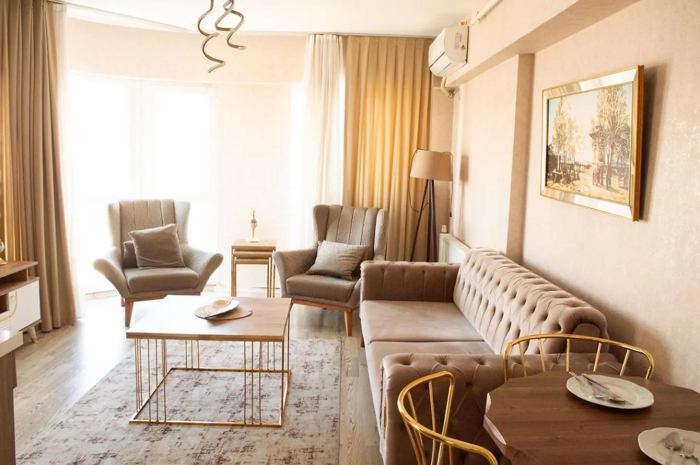 Deluxe King Suite As3 location